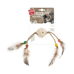 JUGUETE ECO CATCH & SCRATCH - RATTAN Y PLUMAS - GIGWI